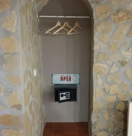 Al - Haoleguesthouse Sobral de Monte Agraco